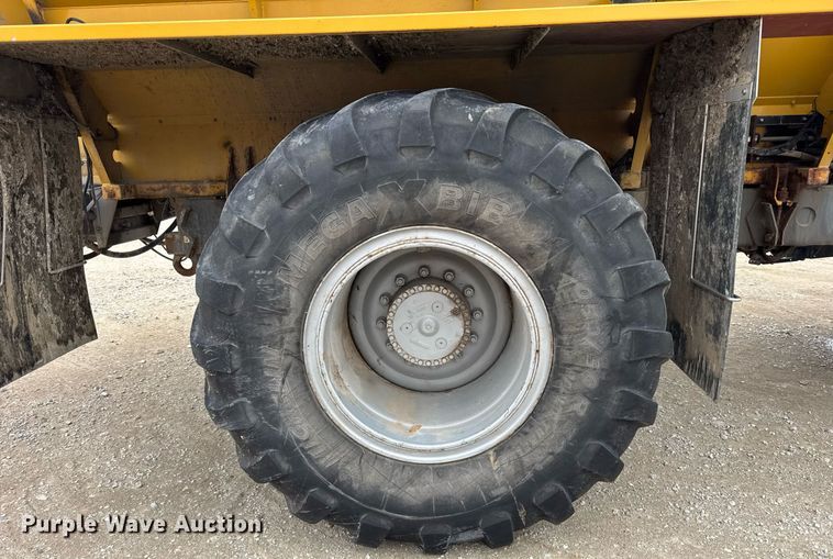 image for item DH9236 2015 TerraGator 8300B spreader