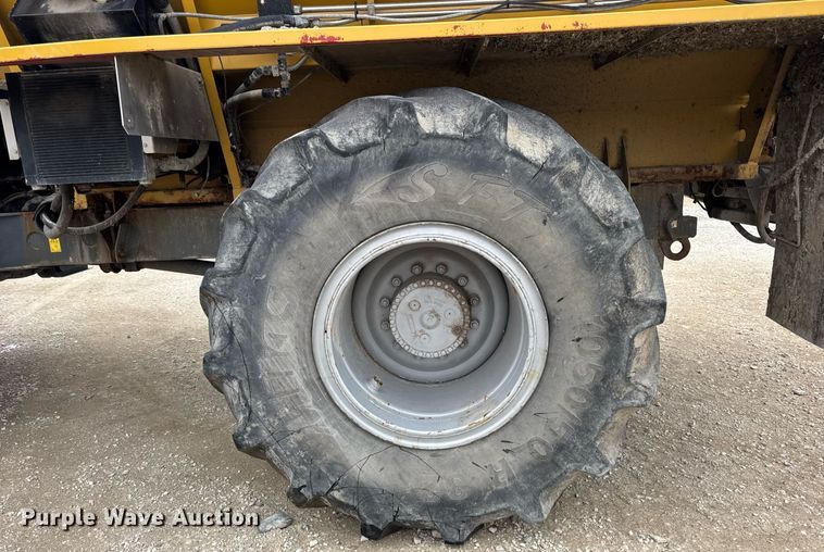 image for item DH9236 2015 TerraGator 8300B spreader