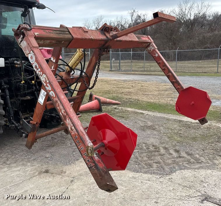 image for item DM5503 DewEze hay bale unroller