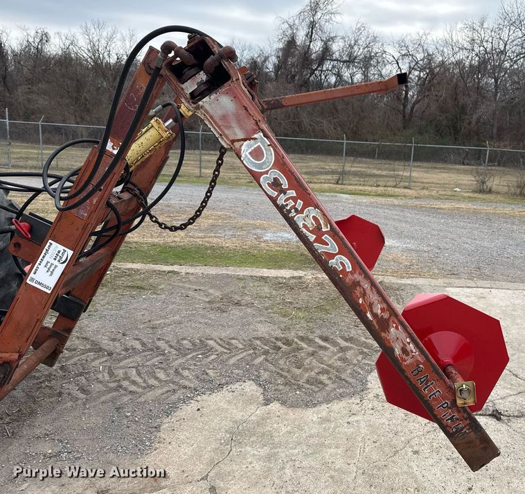 image for item DM5503 DewEze hay bale unroller