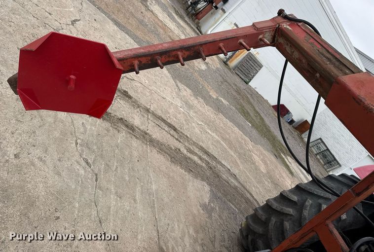 image for item DM5503 DewEze hay bale unroller