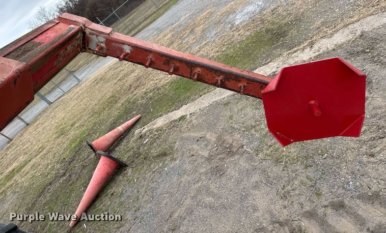 image for item DM5503 DewEze hay bale unroller