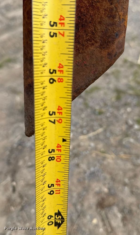 image for item DM5503 DewEze hay bale unroller