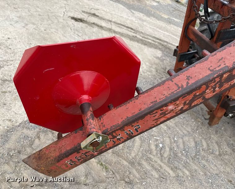 image for item DM5503 DewEze hay bale unroller