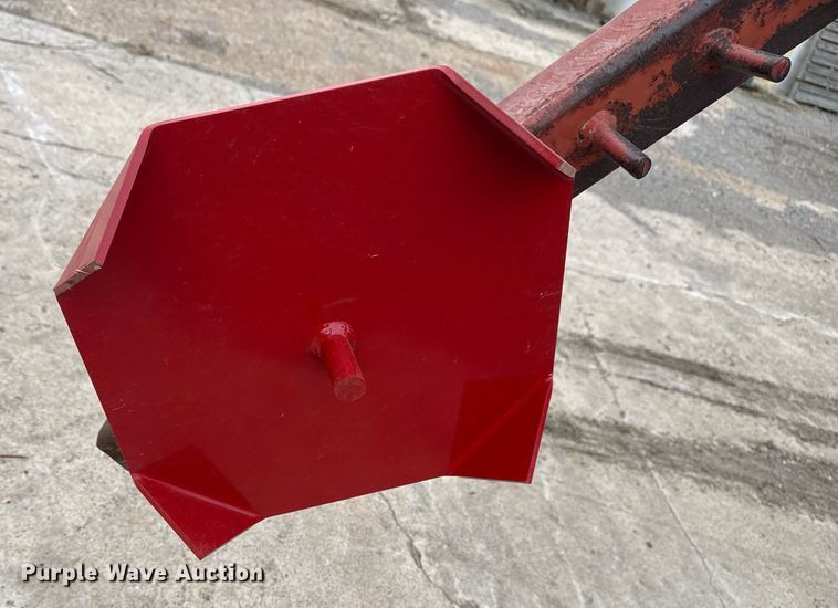 image for item DM5503 DewEze hay bale unroller