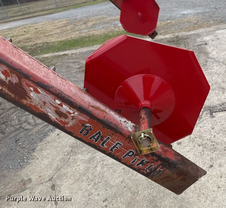 image for item DM5503 DewEze hay bale unroller