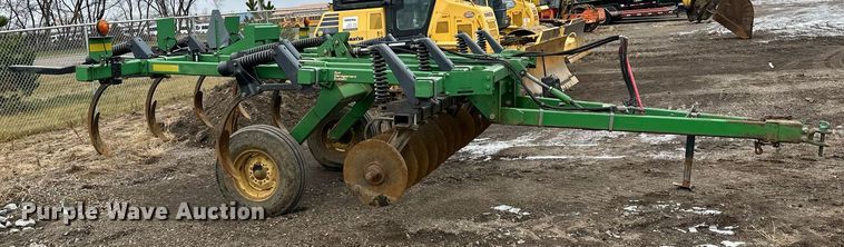 image for item DN0884 John Deere 714 disk ripper