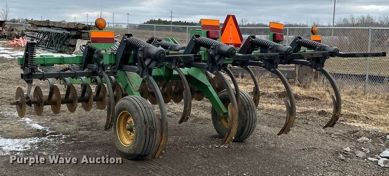 image for item DN0884 John Deere 714 disk ripper