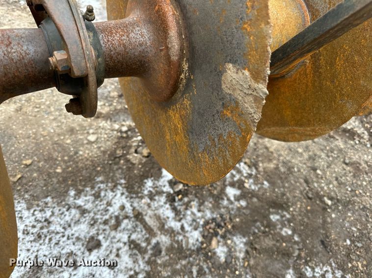 image for item DN0884 John Deere 714 disk ripper