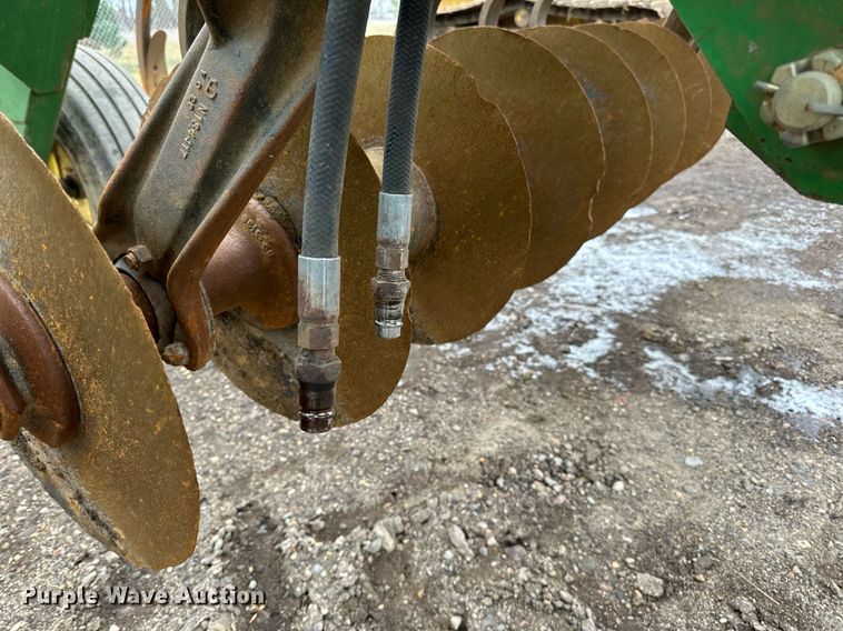 image for item DN0884 John Deere 714 disk ripper