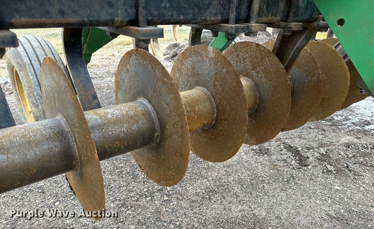 image for item DN0884 John Deere 714 disk ripper