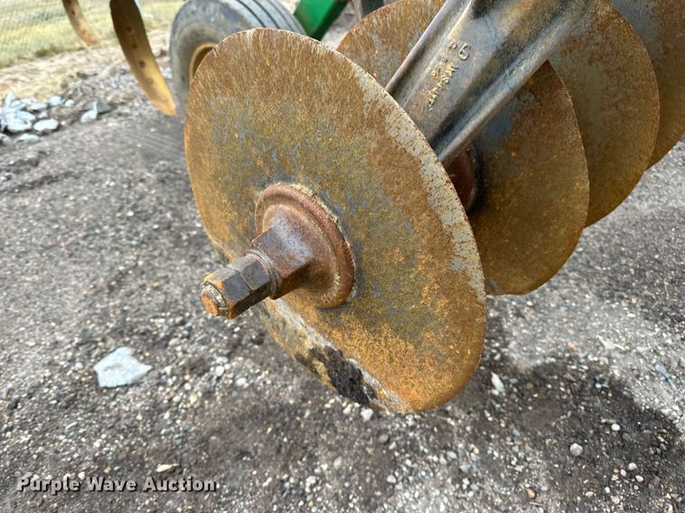 image for item DN0884 John Deere 714 disk ripper