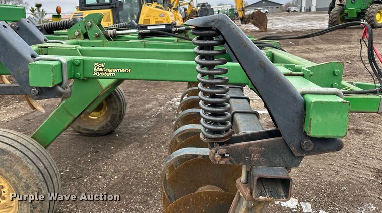 image for item DN0884 John Deere 714 disk ripper