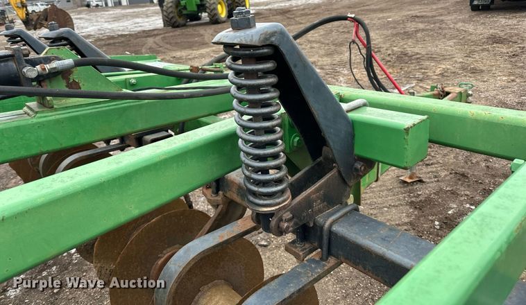 image for item DN0884 John Deere 714 disk ripper