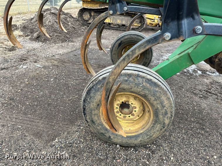 image for item DN0884 John Deere 714 disk ripper