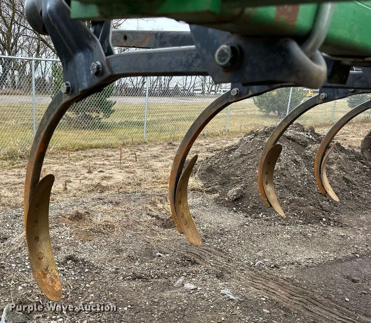 image for item DN0884 John Deere 714 disk ripper