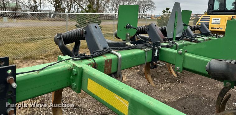 image for item DN0884 John Deere 714 disk ripper