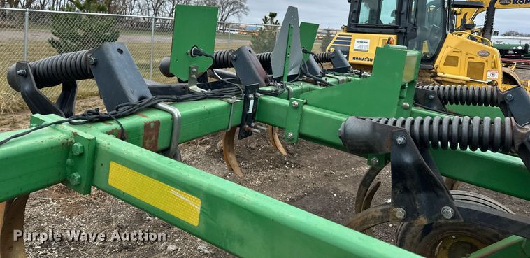 image for item DN0884 John Deere 714 disk ripper