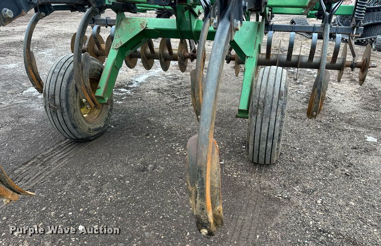 image for item DN0884 John Deere 714 disk ripper