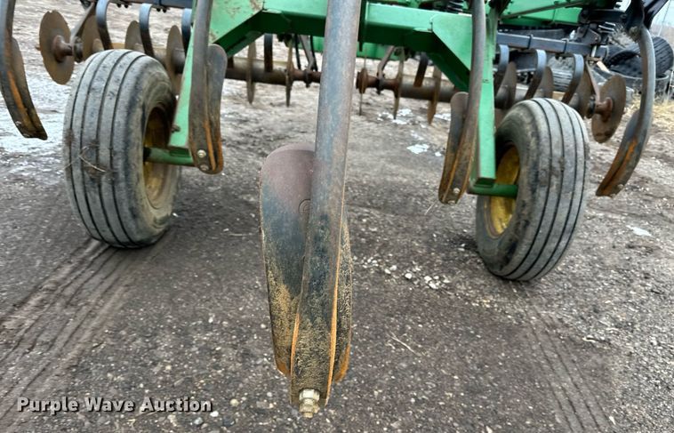 image for item DN0884 John Deere 714 disk ripper