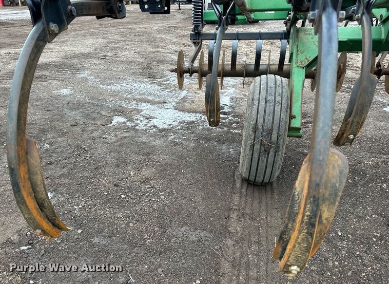 image for item DN0884 John Deere 714 disk ripper