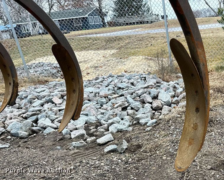 image for item DN0884 John Deere 714 disk ripper