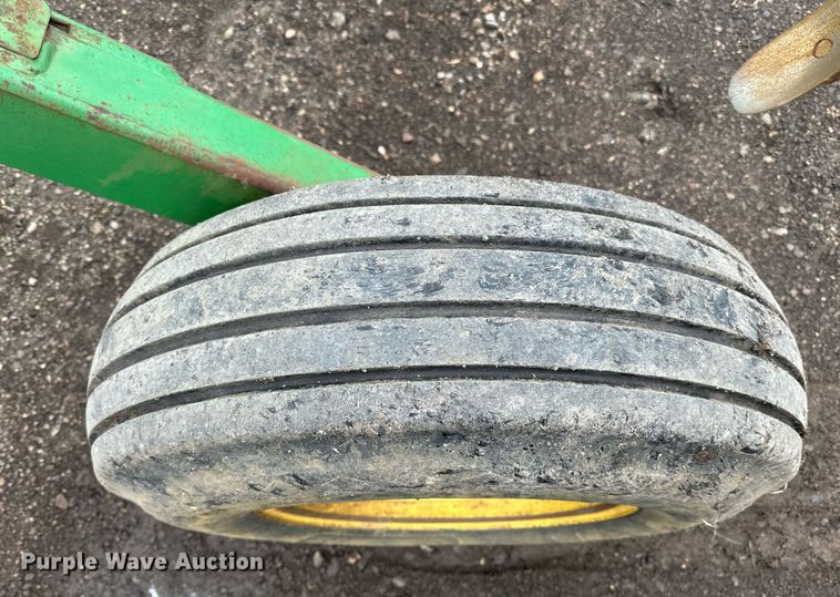 image for item DN0884 John Deere 714 disk ripper