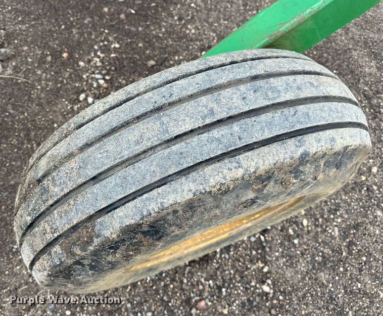 image for item DN0884 John Deere 714 disk ripper