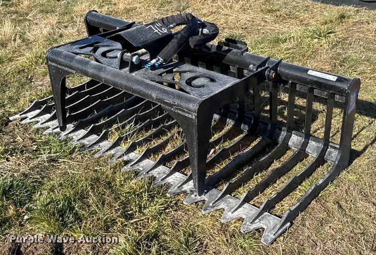 image for item DO0125 KC skid steer grapple bucket