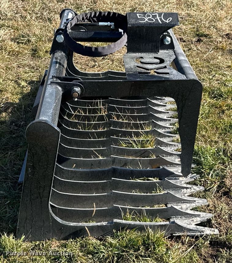 image for item DO0125 KC skid steer grapple bucket