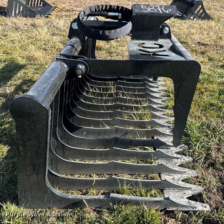image for item DO0125 KC skid steer grapple bucket