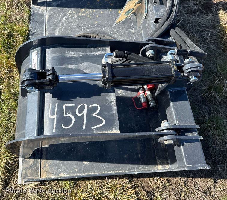 image for item DO0127 2023 Wolverine GB-11-72W skid steer grapple bucket