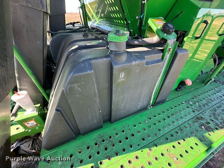 image for item DP6054 2019 John Deere CP690 RWA cotton picker