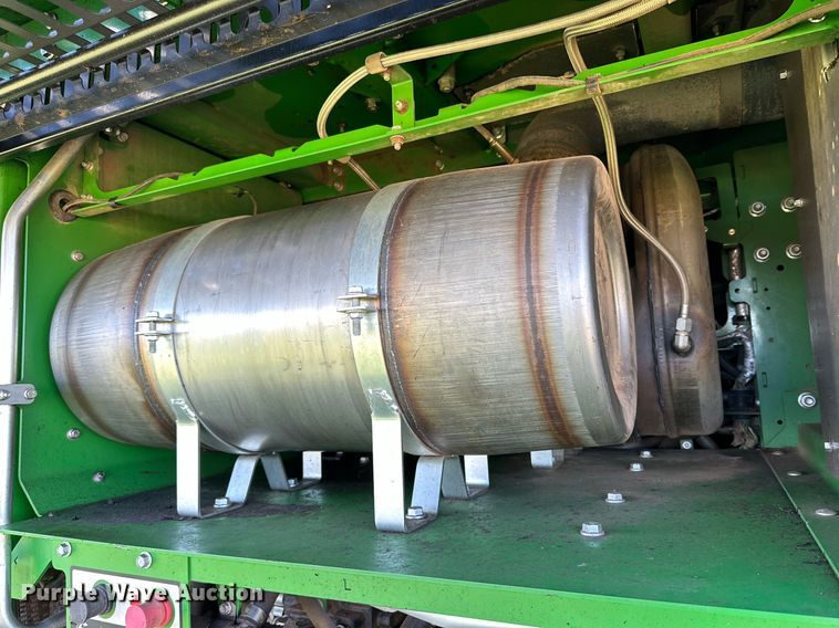 image for item DP6054 2019 John Deere CP690 RWA cotton picker