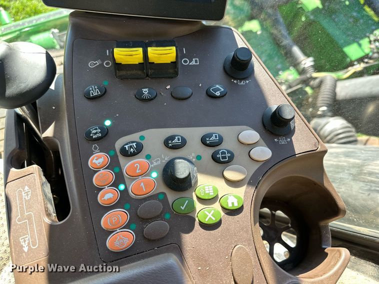 image for item DP6054 2019 John Deere CP690 RWA cotton picker