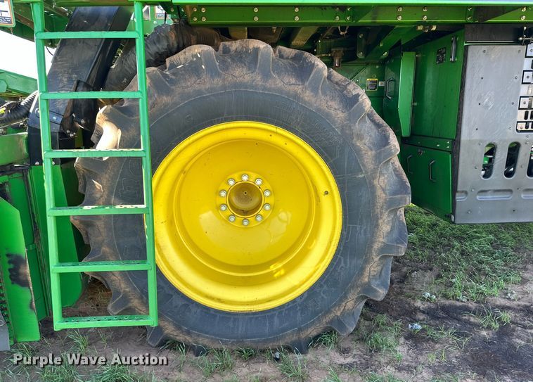 image for item DP6054 2019 John Deere CP690 RWA cotton picker