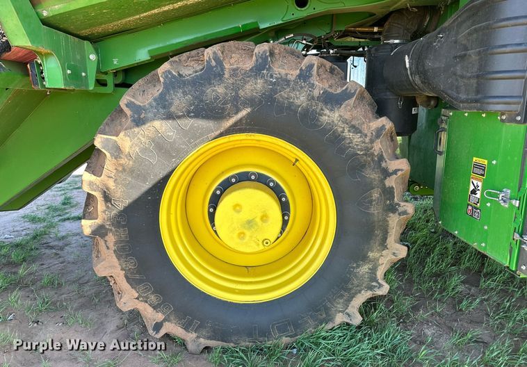 image for item DP6054 2019 John Deere CP690 RWA cotton picker