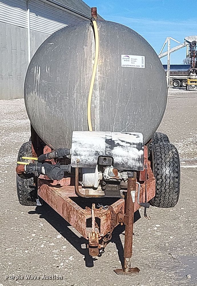 image for item DQ3849 Tank trailer