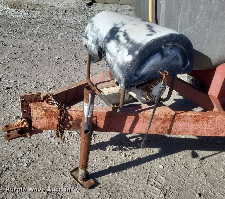 image for item DQ3849 Tank trailer