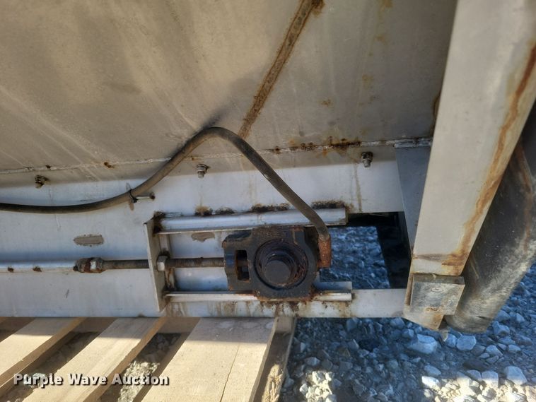 image for item DQ3850 New Leader L4000G4 spreader