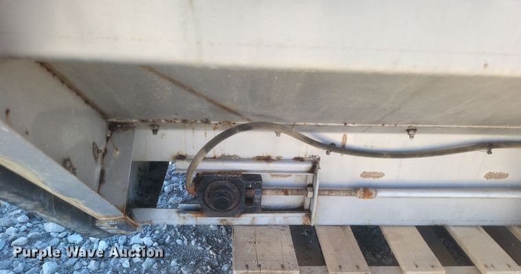 image for item DQ3850 New Leader L4000G4 spreader