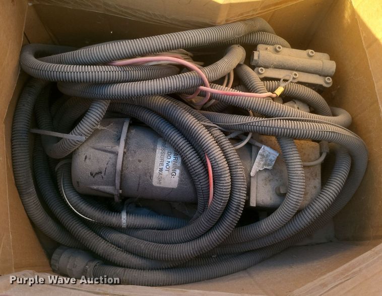 image for item DQ3859 Applicator parts