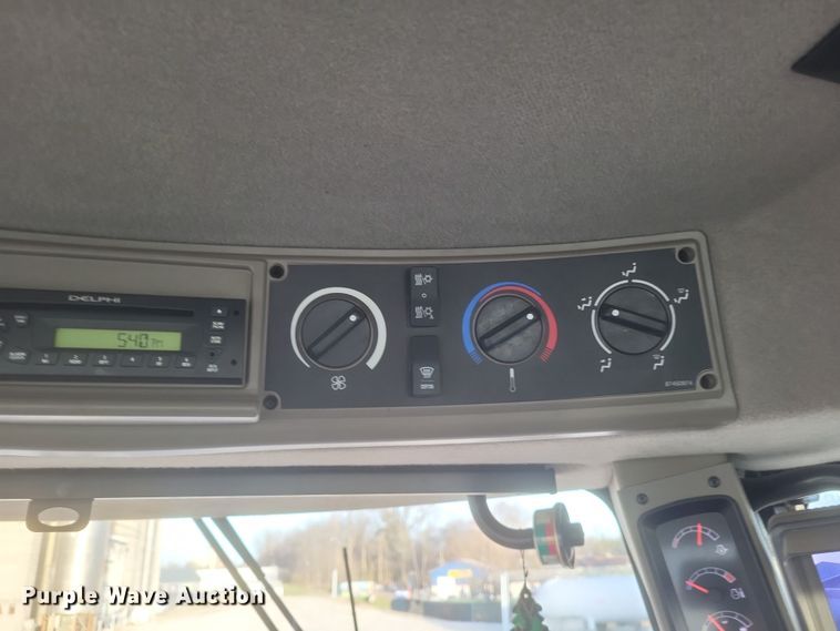 image for item DQ3863 2010 Case IH Titan 4520 spreader