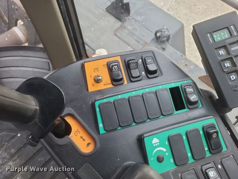 image for item DQ3867 2011 Case IH 4020 spreader