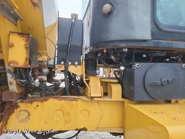 image for item DQ3869 2011 TerraGator 8303 spreader