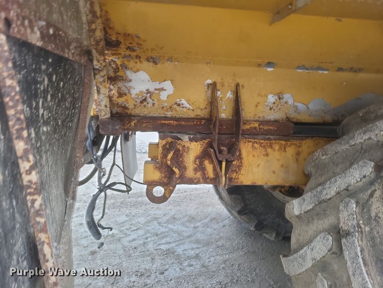 image for item DQ3869 2011 TerraGator 8303 spreader