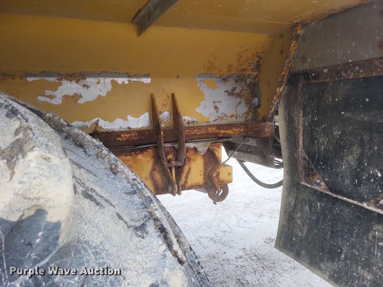 image for item DQ3869 2011 TerraGator 8303 spreader