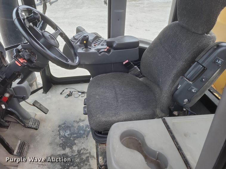 image for item DQ3869 2011 TerraGator 8303 spreader