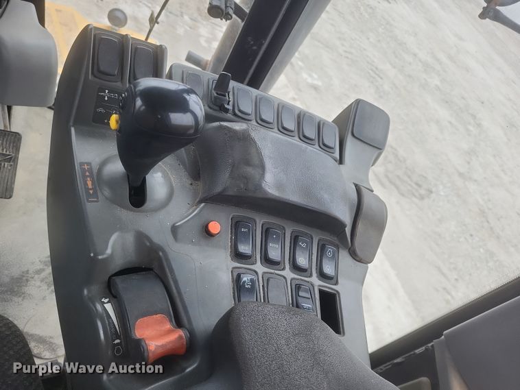 image for item DQ3869 2011 TerraGator 8303 spreader