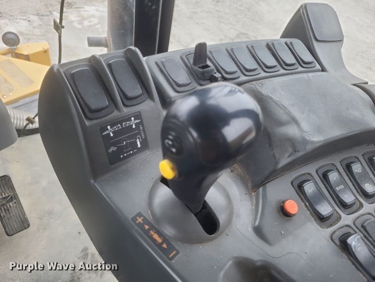 image for item DQ3869 2011 TerraGator 8303 spreader